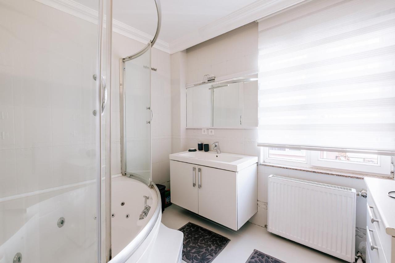 Daire Charming Flat W Balcony Jacuzzi In Sisli